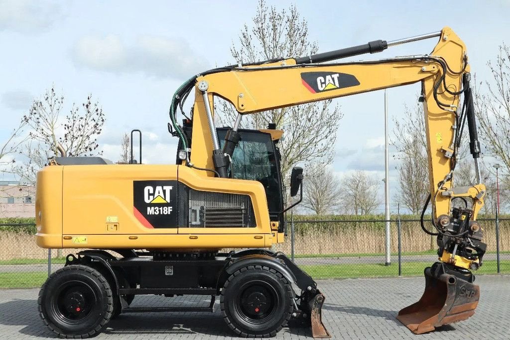 Mobilbagger del tipo Caterpillar M318 F ROTOTILT BUCKET TRAILER HYDR BSS, Gebrauchtmaschine en Marknesse (Imagen 4)