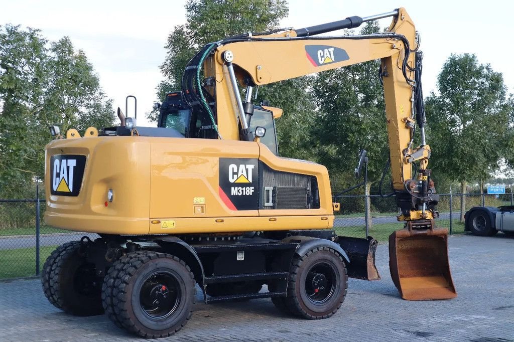 Mobilbagger du type Caterpillar M318 F ROTOTILT BUCKET TRAILER HYDR BSS, Gebrauchtmaschine en Marknesse (Photo 7)