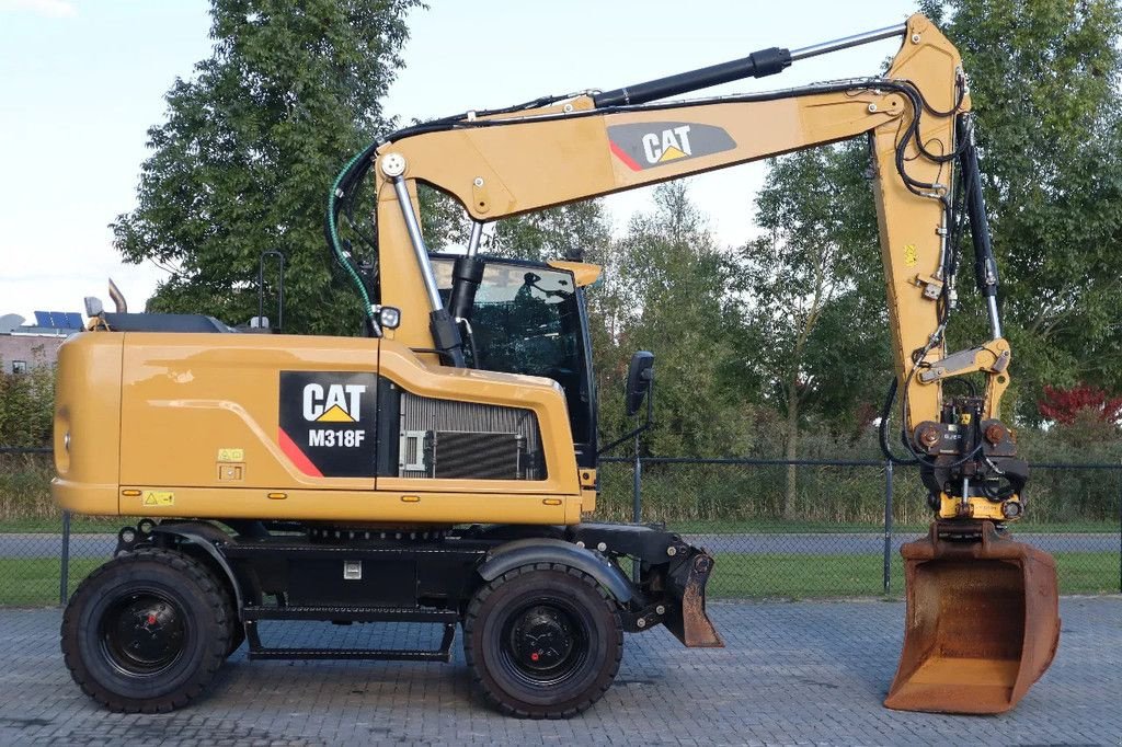 Mobilbagger del tipo Caterpillar M318 F ROTOTILT BUCKET TRAILER HYDR BSS, Gebrauchtmaschine en Marknesse (Imagen 4)