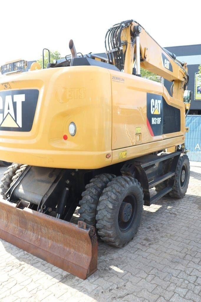 Mobilbagger du type Caterpillar M318F, Gebrauchtmaschine en Antwerpen (Photo 5)