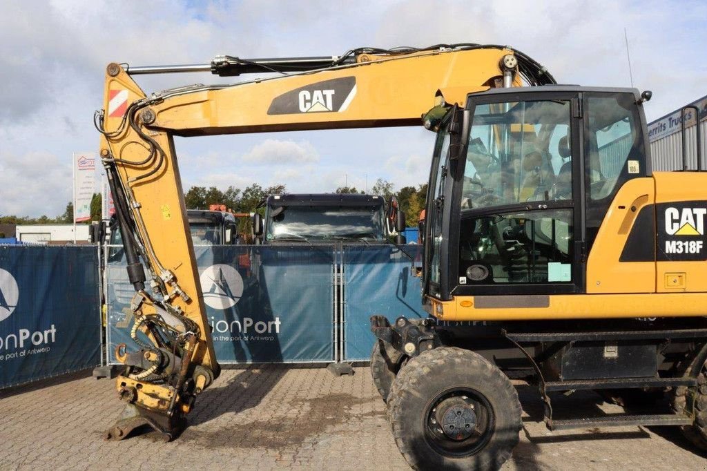 Mobilbagger du type Caterpillar M318F, Gebrauchtmaschine en Antwerpen (Photo 10)