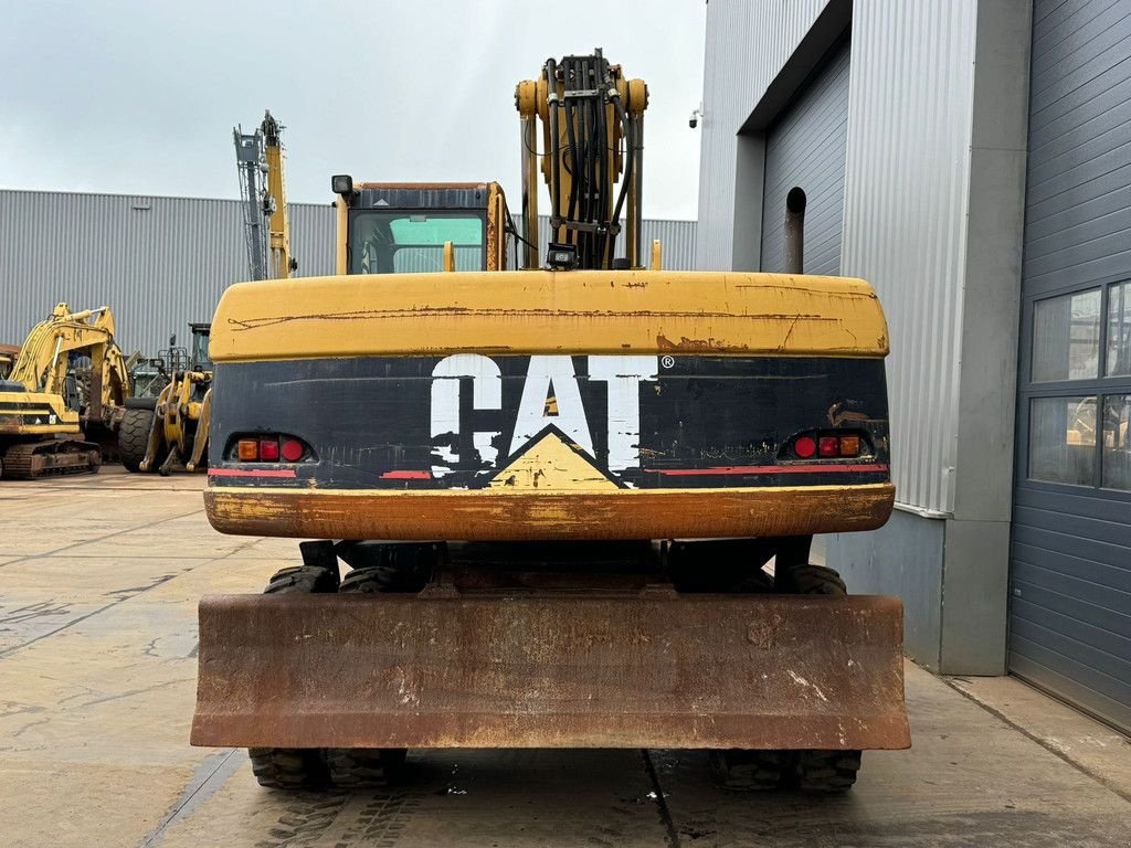 Mobilbagger typu Caterpillar M322C - Hydraulic stabilizers / VA Triple boom / CE-certified,, Gebrauchtmaschine w Velddriel (Zdjęcie 8)