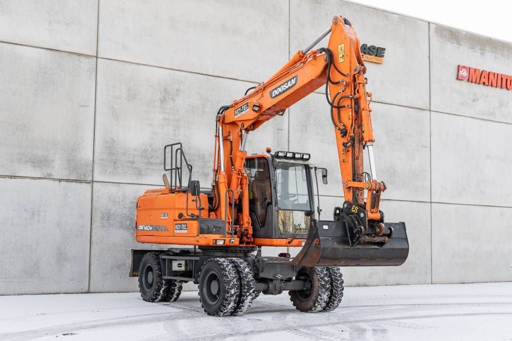 Mobilbagger del tipo Doosan DX 140 W-3, Neumaschine In Moerbeke (Immagine 3)