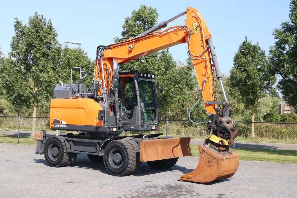 Mobilbagger van het type Doosan DX 165 W-5 BUCKET TILTROTATOR QUICK COUPLER, Gebrauchtmaschine in Marknesse (Foto 5)