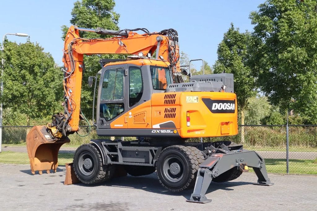 Mobilbagger des Typs Doosan DX 165 W-5 BUCKET TILTROTATOR QUICK COUPLER, Gebrauchtmaschine in Marknesse (Bild 3)