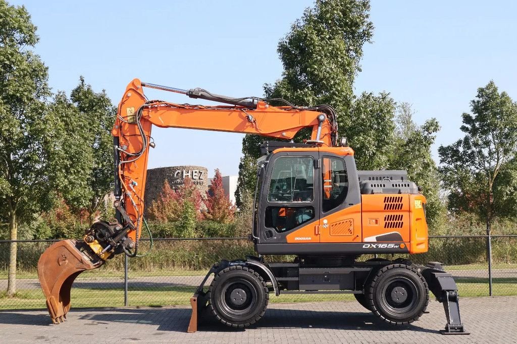 Mobilbagger van het type Doosan DX 165 W-5 BUCKET TILTROTATOR QUICK COUPLER, Gebrauchtmaschine in Marknesse (Foto 1)