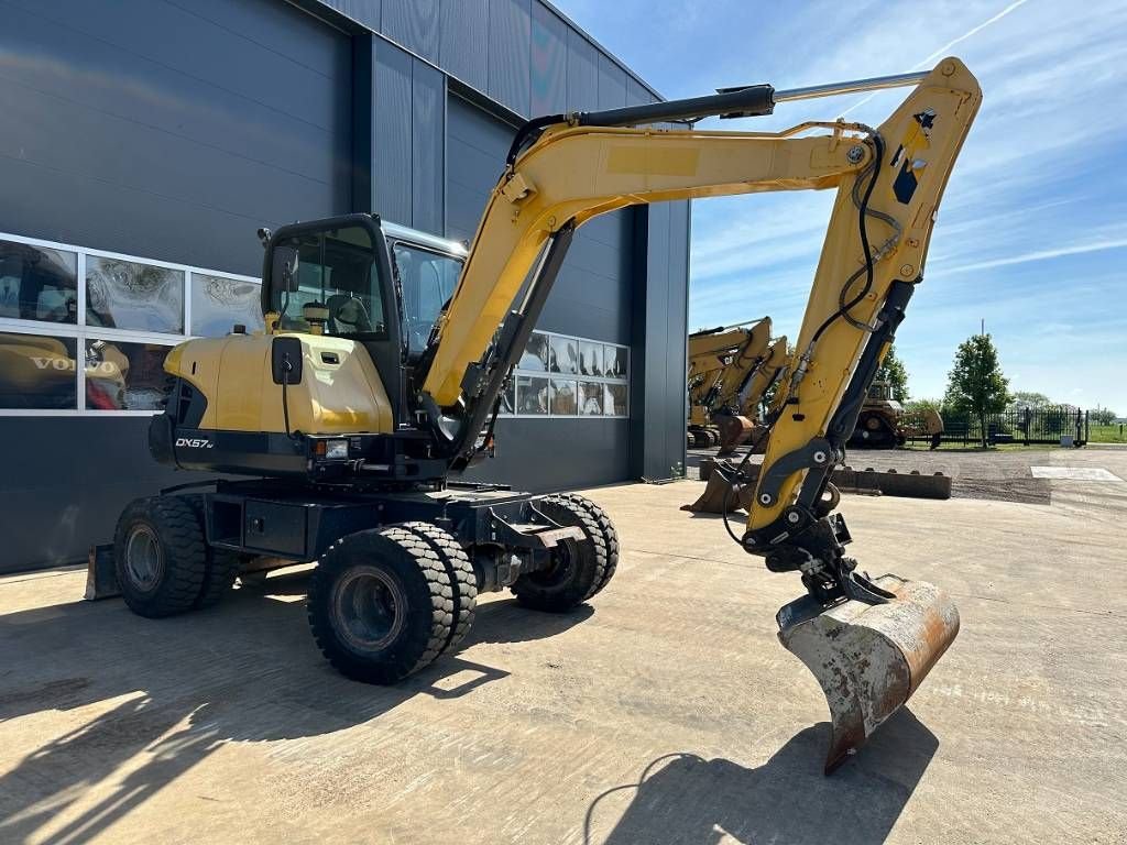 Mobilbagger del tipo Doosan DX 57 W-5, Gebrauchtmaschine en Wommels (Imagen 7)