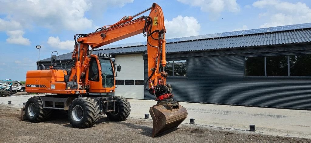 Mobilbagger типа Doosan DX140 W, Gebrauchtmaschine в Scharsterbrug (Фотография 2)