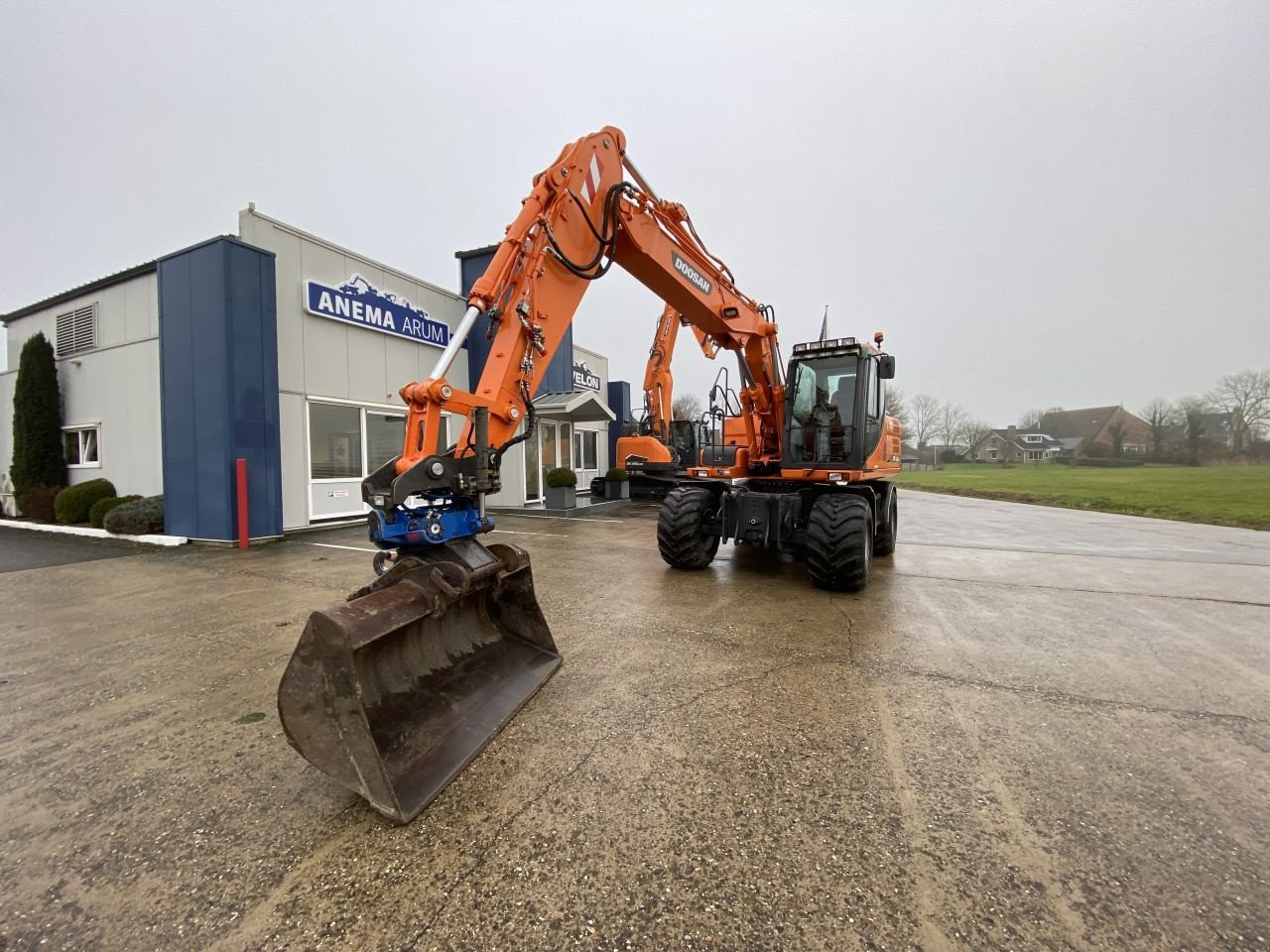 Mobilbagger of the type Doosan DX140W-3, Gebrauchtmaschine in Arum (Picture 3)