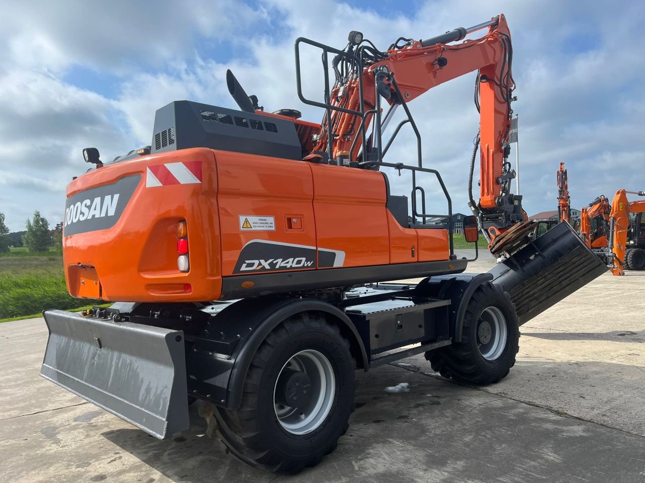 Mobilbagger del tipo Doosan DX140W-5, Neumaschine en Arum (Imagen 3)