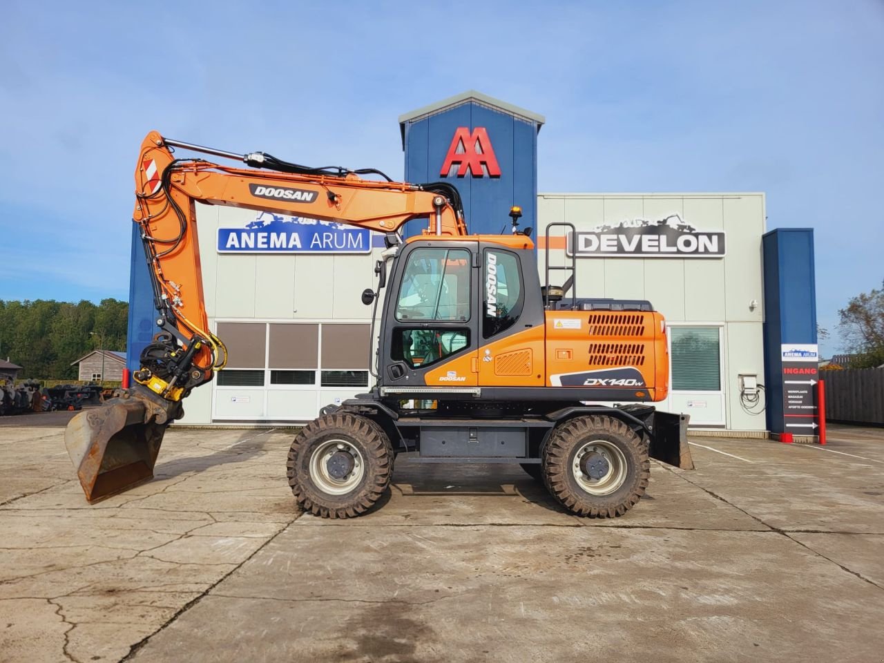 Mobilbagger van het type Doosan DX140W-5, Gebrauchtmaschine in Arum (Foto 1)