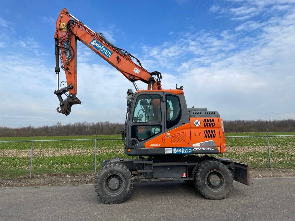 Mobilbagger des Typs Doosan DX165W-5, Gebrauchtmaschine in Sittard (Bild 1)