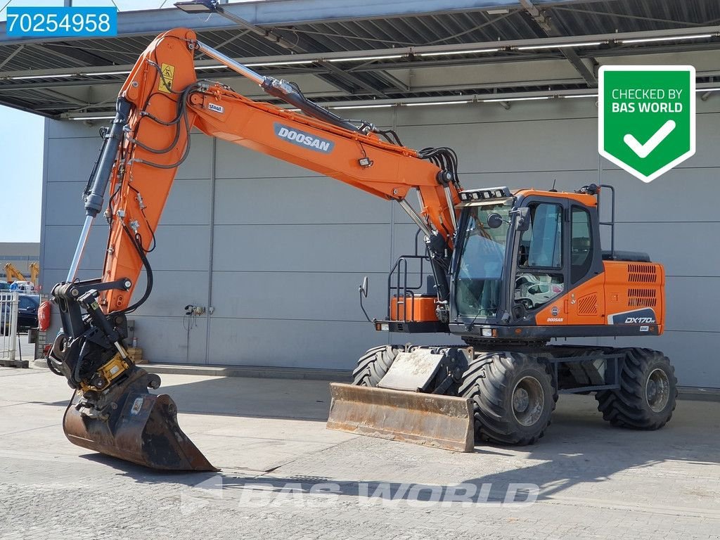 Mobilbagger of the type Doosan DX170W-5 DUTCH MACHINE - ROTO TILT, Gebrauchtmaschine in Veghel (Picture 1)