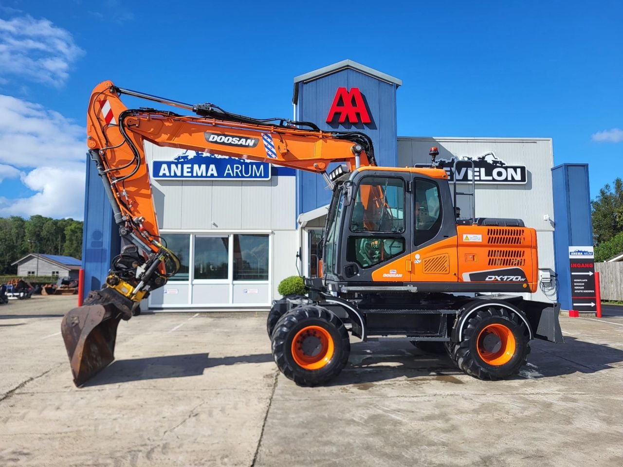 Mobilbagger of the type Doosan DX170W-5, Gebrauchtmaschine in Arum (Picture 1)