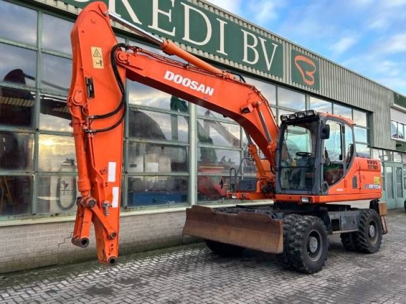 Mobilbagger des Typs Doosan DX170W, Gebrauchtmaschine in Roosendaal (Bild 1)