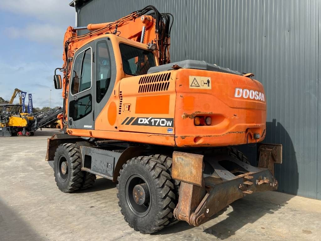 Mobilbagger des Typs Doosan DX170W, Gebrauchtmaschine in Venlo (Bild 3)