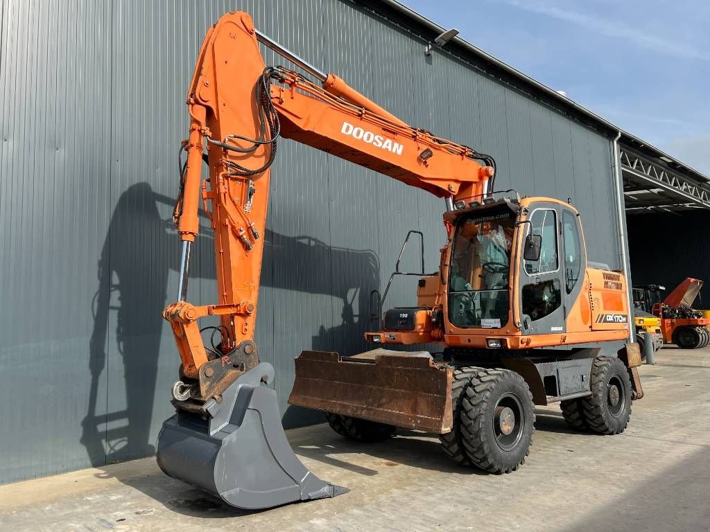 Mobilbagger des Typs Doosan DX170W, Gebrauchtmaschine in Venlo (Bild 1)