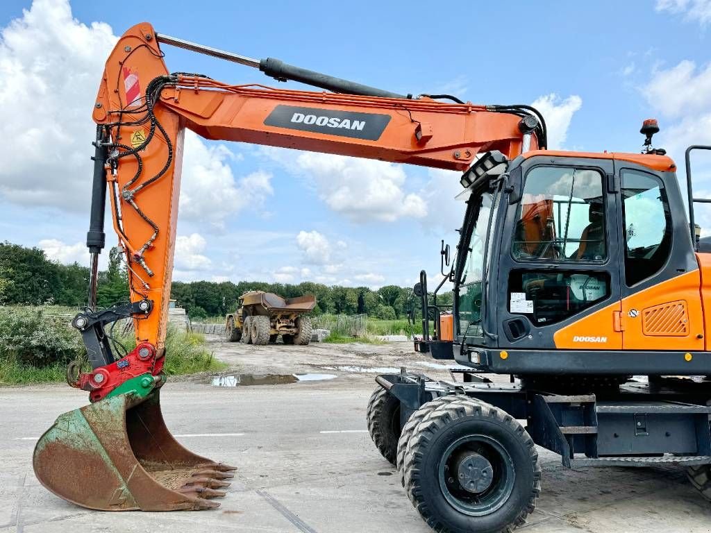 Mobilbagger des Typs Doosan DX190W-5 - German Machine / Triple Boom, Gebrauchtmaschine in Veldhoven (Bild 10)