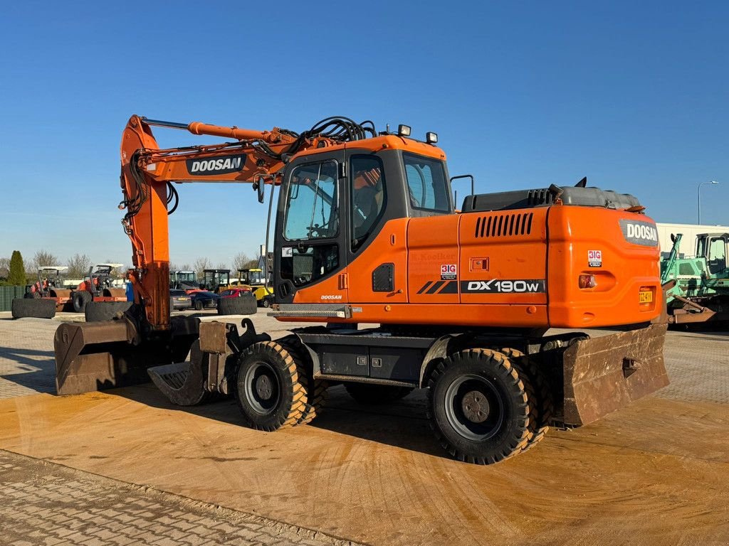 Mobilbagger des Typs Doosan DX190W, Gebrauchtmaschine in Velddriel (Bild 1)