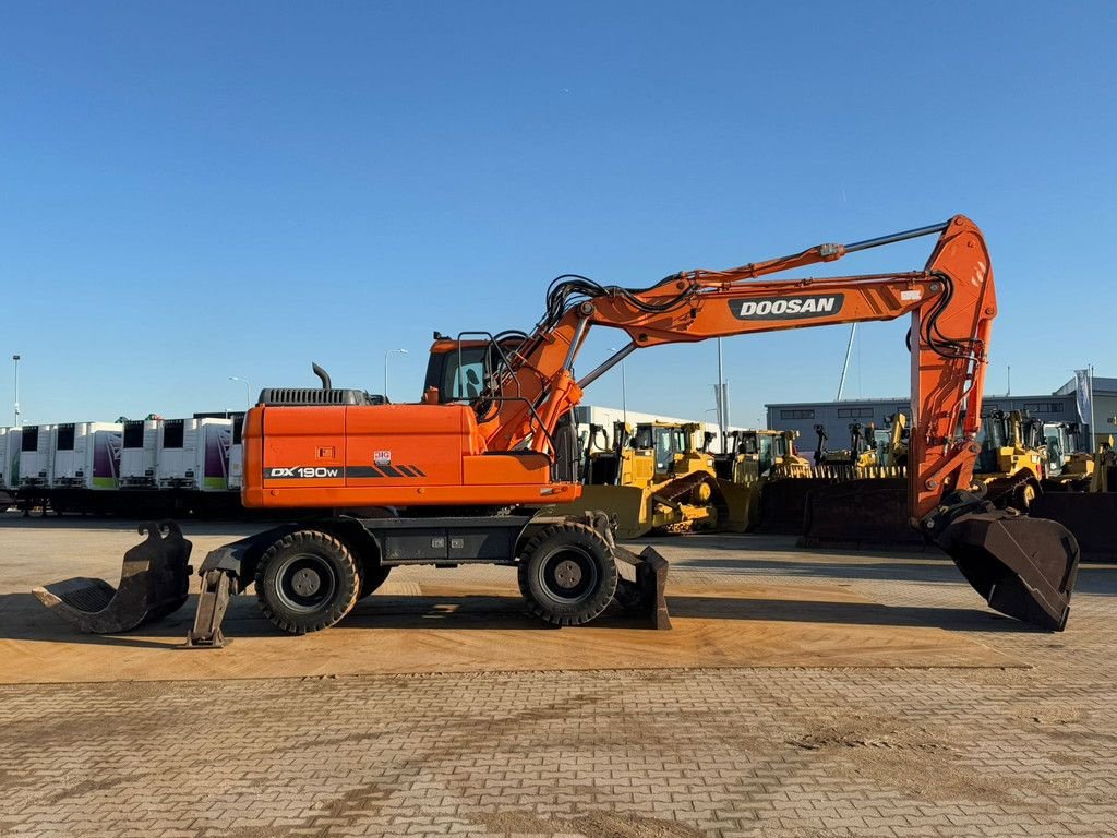 Mobilbagger des Typs Doosan DX190W, Gebrauchtmaschine in Velddriel (Bild 7)