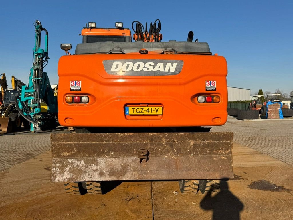 Mobilbagger des Typs Doosan DX190W, Gebrauchtmaschine in Velddriel (Bild 4)