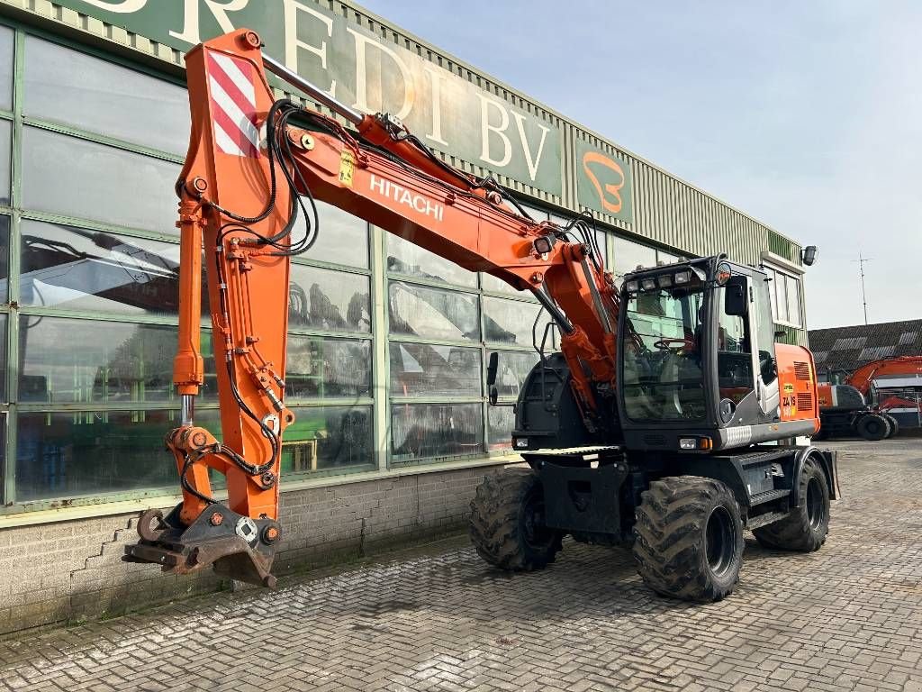 Mobilbagger Türe ait Hitachi ZX 140 W-3, Gebrauchtmaschine içinde Roosendaal (resim 3)