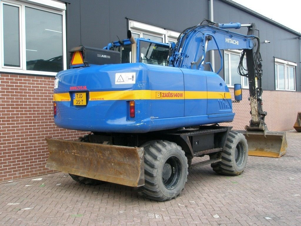 Mobilbagger of the type Hitachi ZX 140W-3, Gebrauchtmaschine in Barneveld (Picture 3)