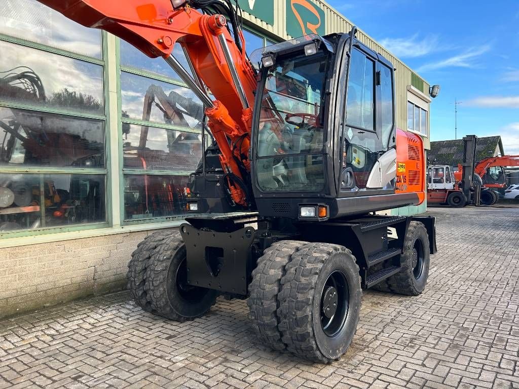 Mobilbagger del tipo Hitachi ZX 140W-5B, Gebrauchtmaschine en Roosendaal (Imagen 5)