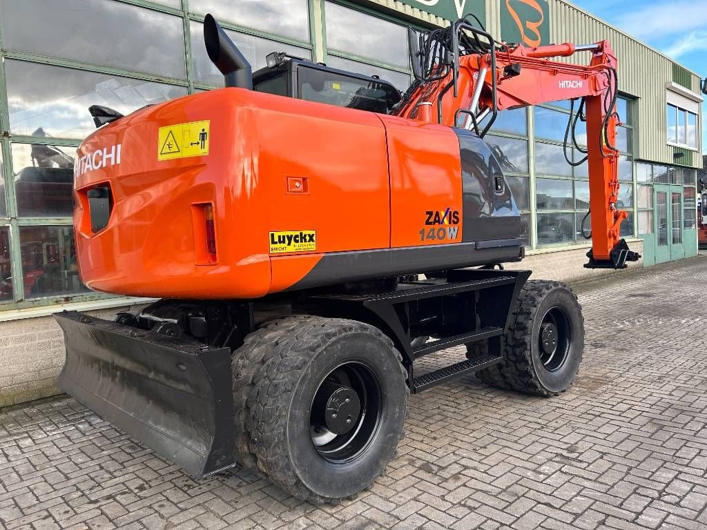 Mobilbagger des Typs Hitachi ZX 140W-5B, Gebrauchtmaschine in Roosendaal (Bild 7)