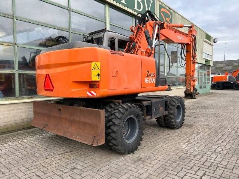 Mobilbagger des Typs Hitachi ZX 160 W, Gebrauchtmaschine in Roosendaal (Bild 7)