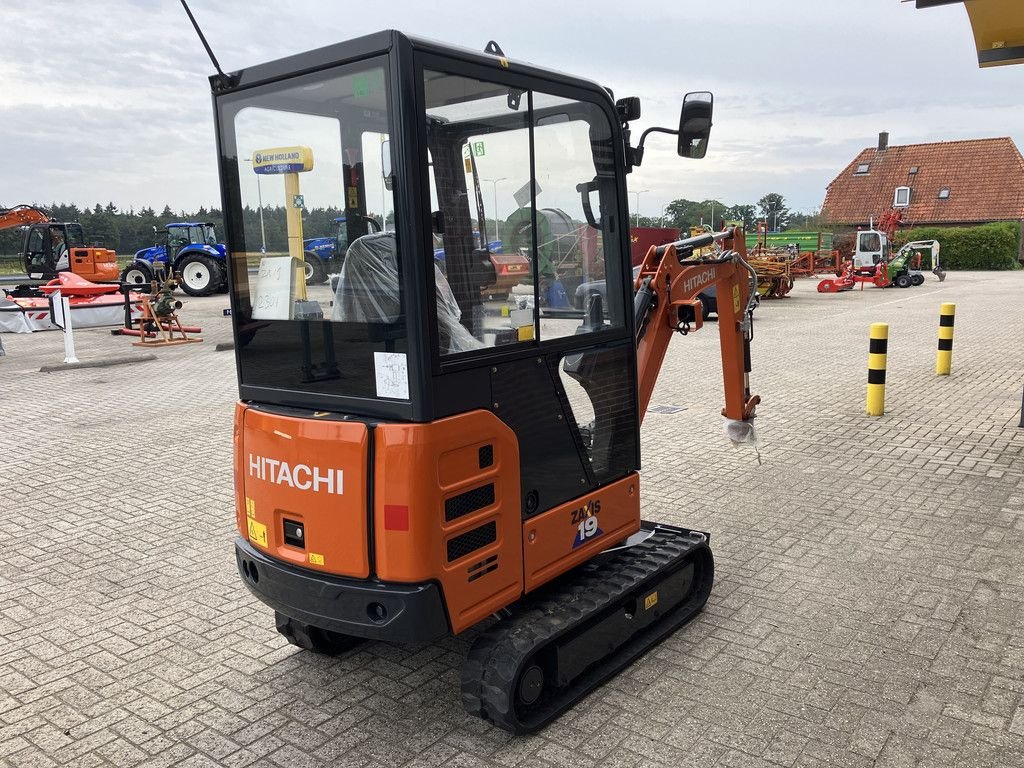 Mobilbagger des Typs Hitachi ZX 26U-6, Neumaschine in Wierden (Bild 2)