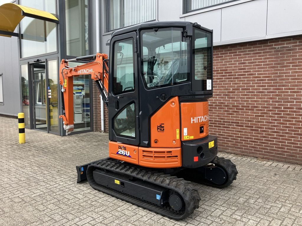 Mobilbagger van het type Hitachi ZX 26U-6, Neumaschine in Wierden (Foto 3)