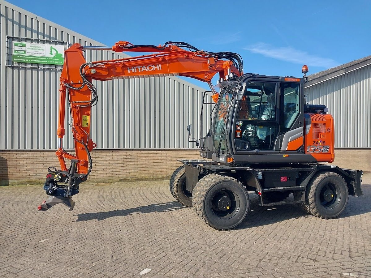 Mobilbagger des Typs Hitachi ZX135W-7, Gebrauchtmaschine in Westwoud (Bild 1)