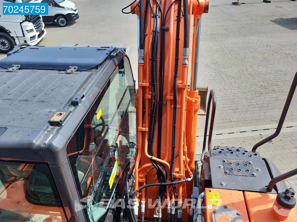 Mobilbagger of the type Hitachi ZX140 W -5B BLADE + OUTRIGGERS, Gebrauchtmaschine in Veghel (Picture 11)