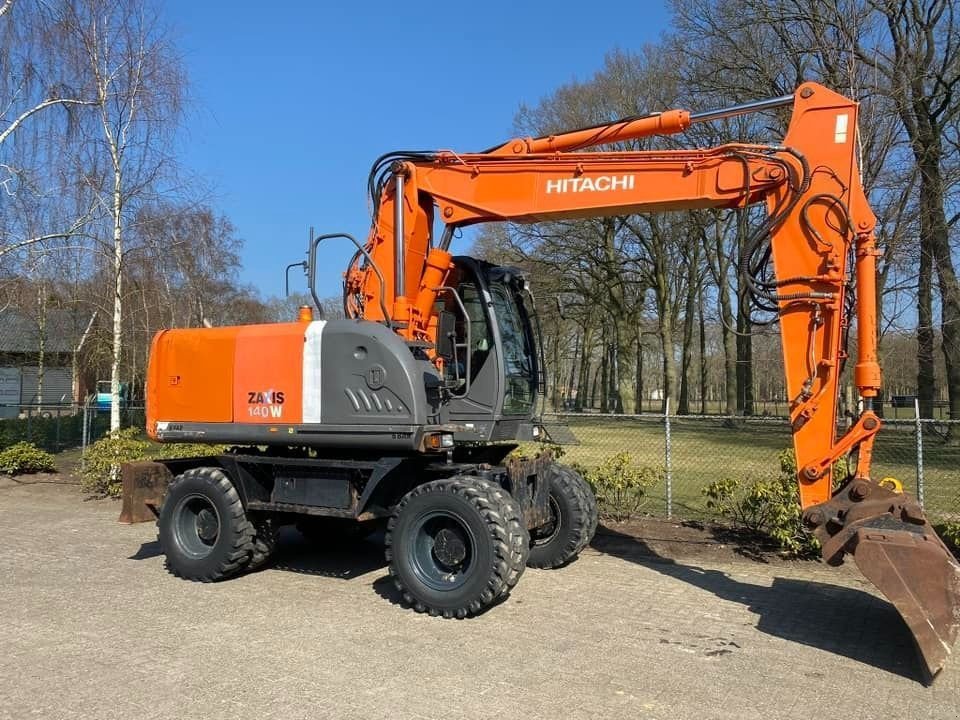 Mobilbagger des Typs Hitachi ZX140W-3 Mobiele kraan excavator, Gebrauchtmaschine in Harskamp (Bild 3)