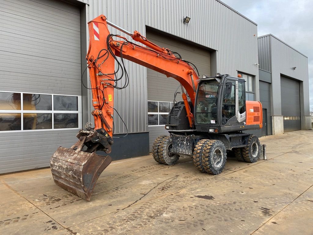 Mobilbagger des Typs Hitachi ZX140W-3, Gebrauchtmaschine in Velddriel (Bild 2)