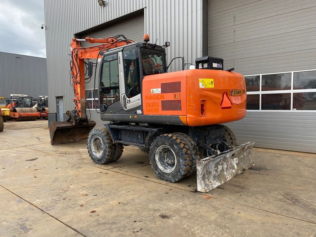 Mobilbagger des Typs Hitachi ZX140W-3, Gebrauchtmaschine in Velddriel (Bild 3)