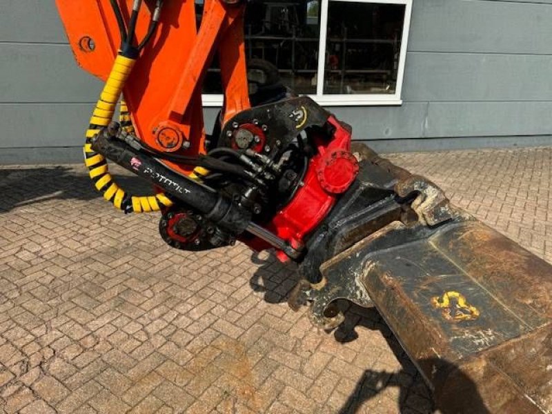 Mobilbagger des Typs Hitachi ZX140W-5B with rototilt CW30, Gebrauchtmaschine in Uitgeest (Bild 8)