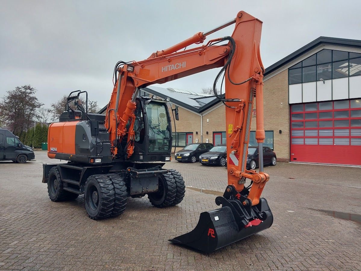 Mobilbagger del tipo Hitachi ZX140W-6, Gebrauchtmaschine In Westwoud (Immagine 3)