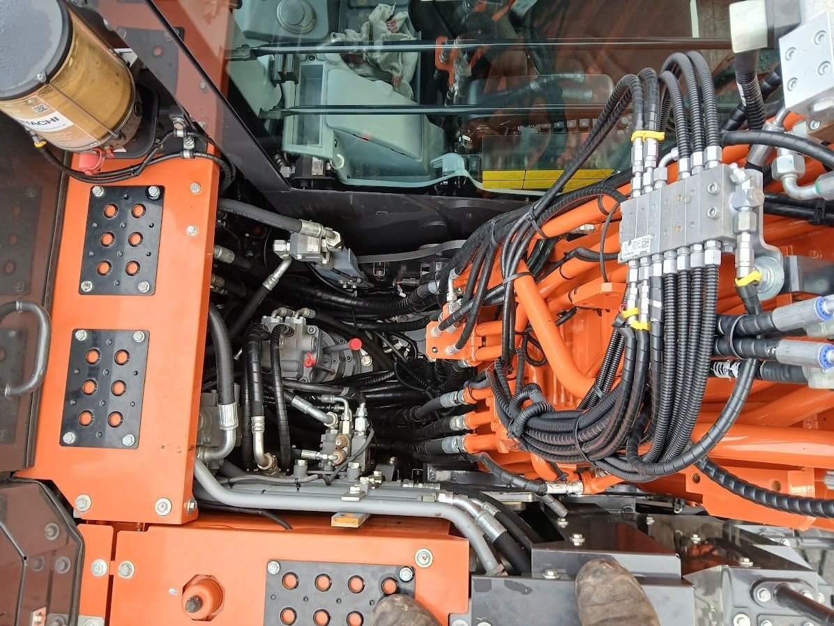 Mobilbagger типа Hitachi ZX155W-7, Gebrauchtmaschine в Westwoud (Фотография 9)