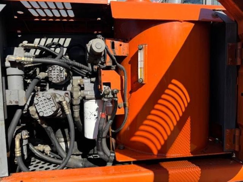 Mobilbagger des Typs Hitachi ZX160W-1, Gebrauchtmaschine in Uitgeest (Bild 7)