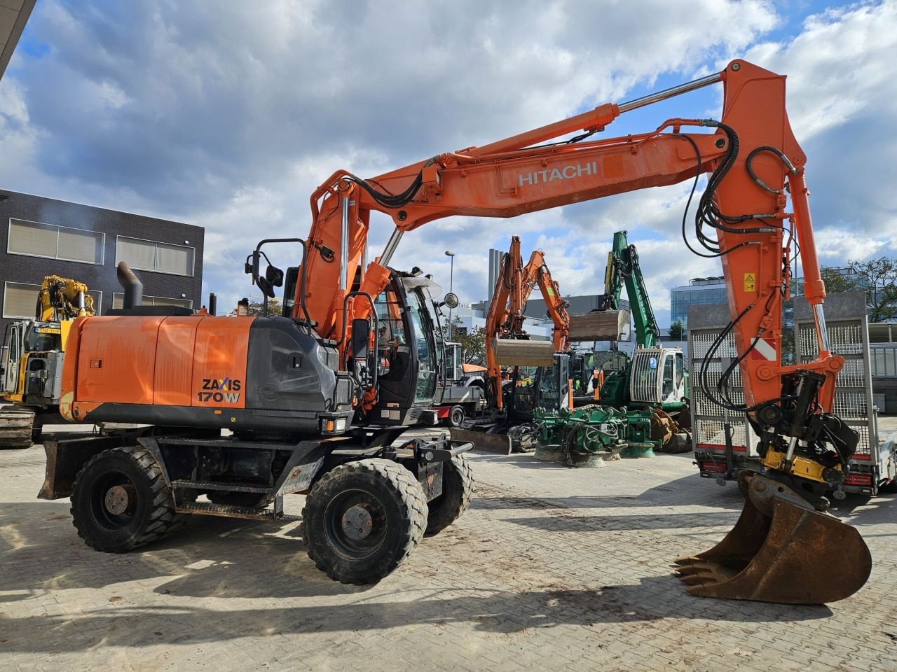 Mobilbagger du type Hitachi ZX170W-5, Gebrauchtmaschine en Veldhoven (Photo 3)