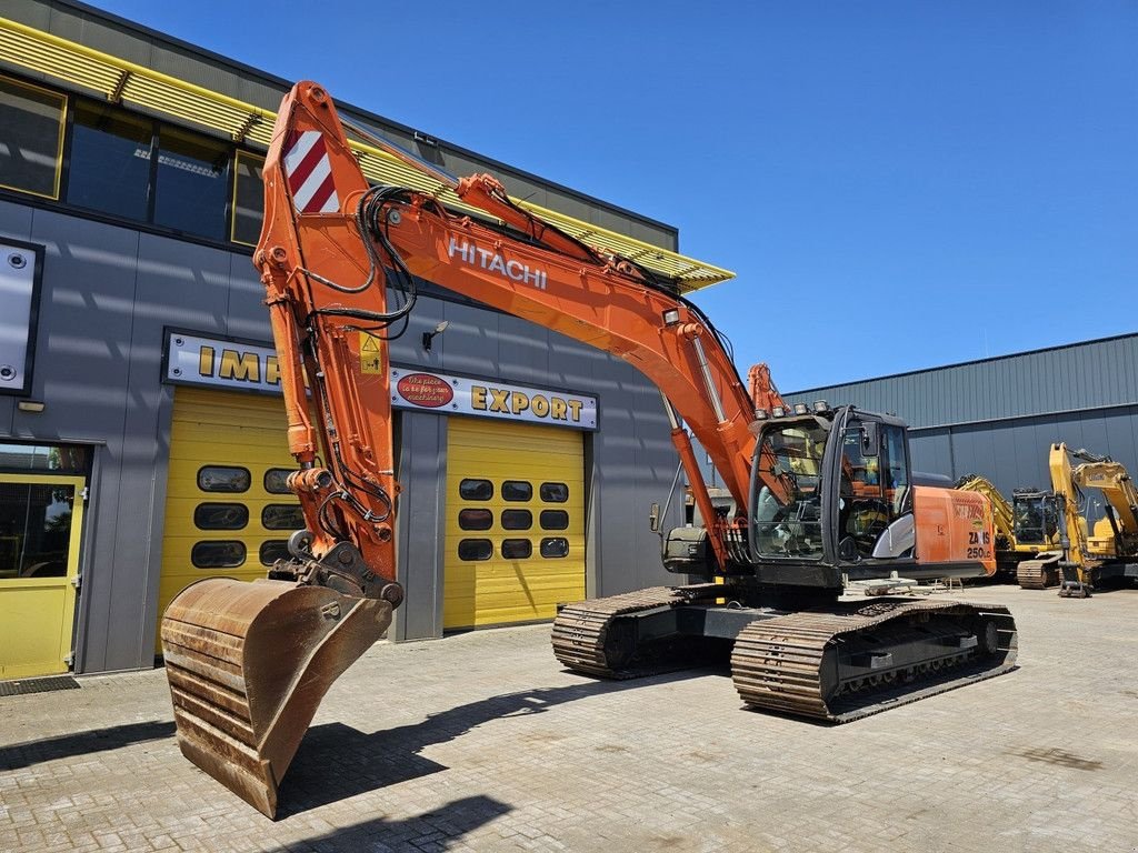 Mobilbagger des Typs Hitachi ZX250LC-5B, Gebrauchtmaschine in Krabbendijke (Bild 2)