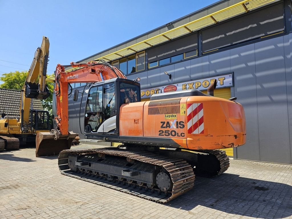 Mobilbagger van het type Hitachi ZX250LC-5B, Gebrauchtmaschine in Krabbendijke (Foto 3)