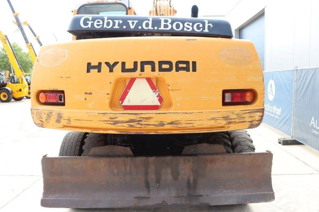 Mobilbagger du type Hyundai 130W-3, Gebrauchtmaschine en Antwerpen (Photo 5)