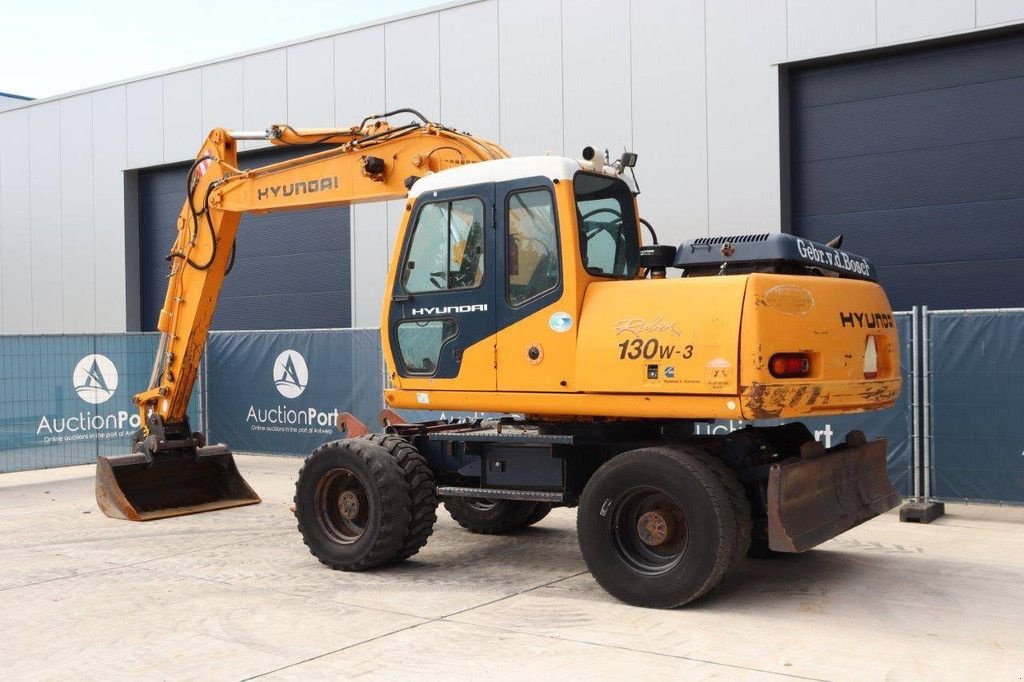 Mobilbagger typu Hyundai 130W-3, Gebrauchtmaschine v Antwerpen (Obrázek 4)