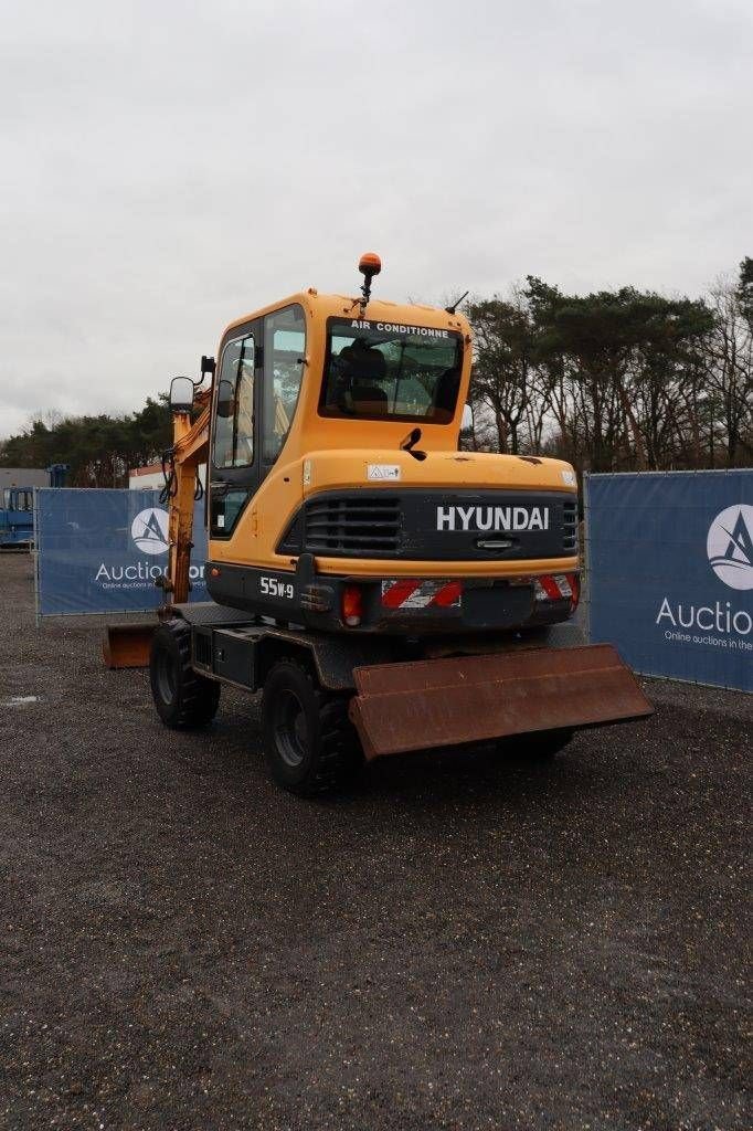 Mobilbagger des Typs Hyundai 55W-9, Gebrauchtmaschine in Antwerpen (Bild 4)