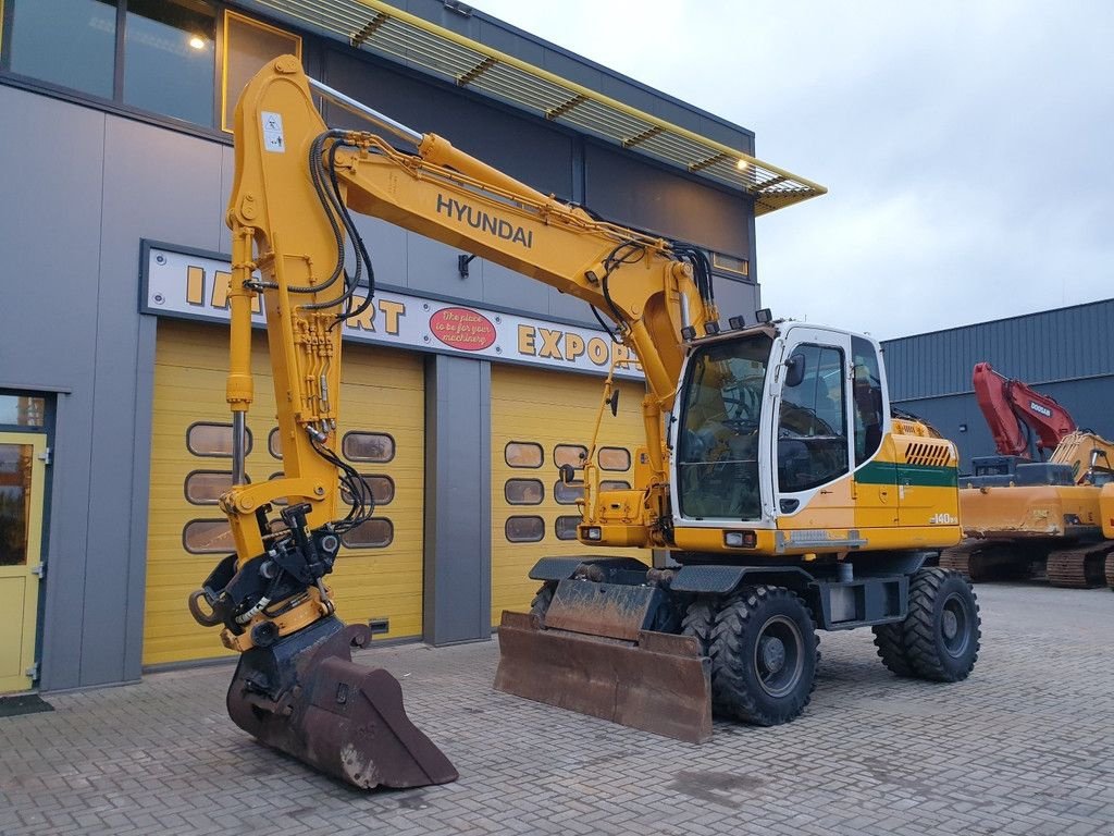 Mobilbagger des Typs Hyundai Robex 140W-9, Gebrauchtmaschine in Krabbendijke (Bild 2)