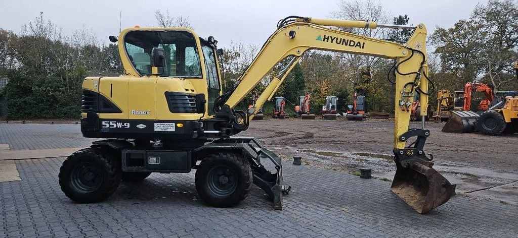 Mobilbagger des Typs Hyundai ROBEX 55W-9, Gebrauchtmaschine in Scharsterbrug (Bild 2)