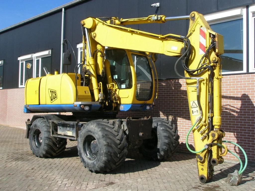 Mobilbagger du type JCB JS175W, Gebrauchtmaschine en Barneveld (Photo 4)